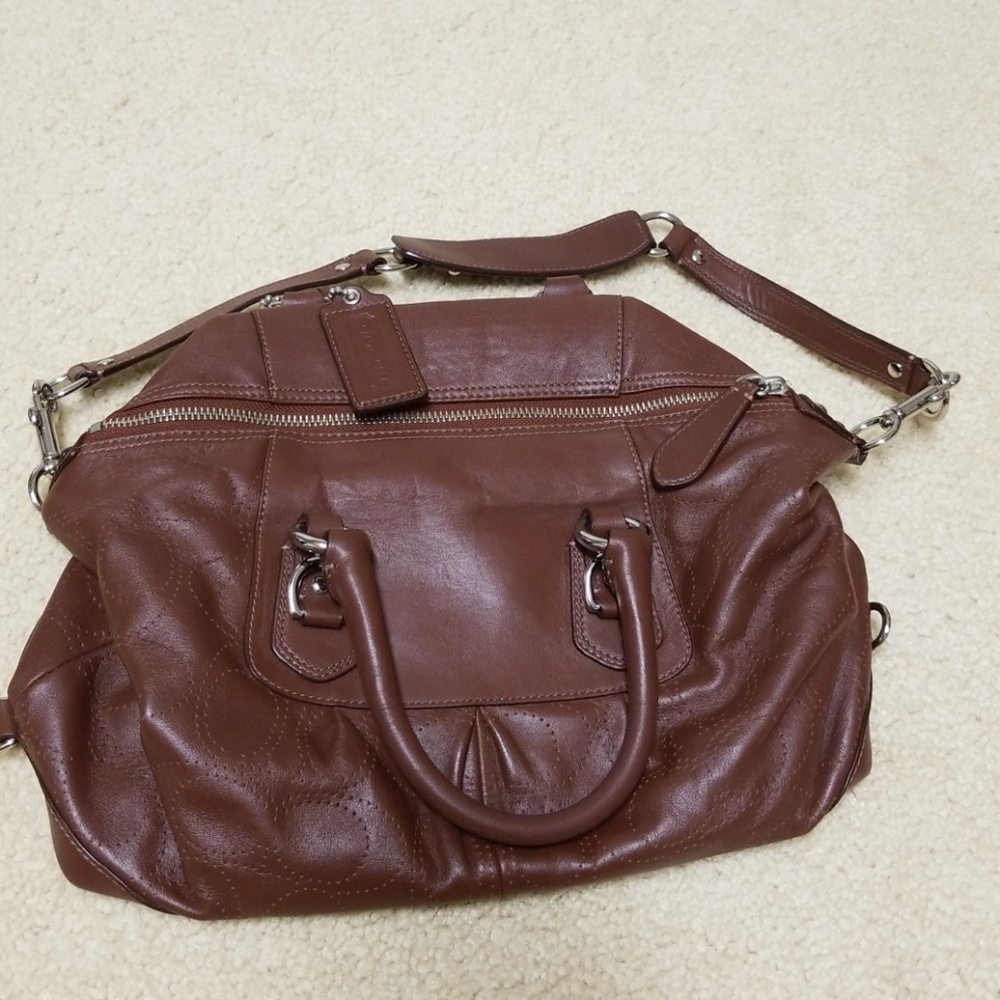 Must go! Authentic Coach purse - Picture 2 of 6